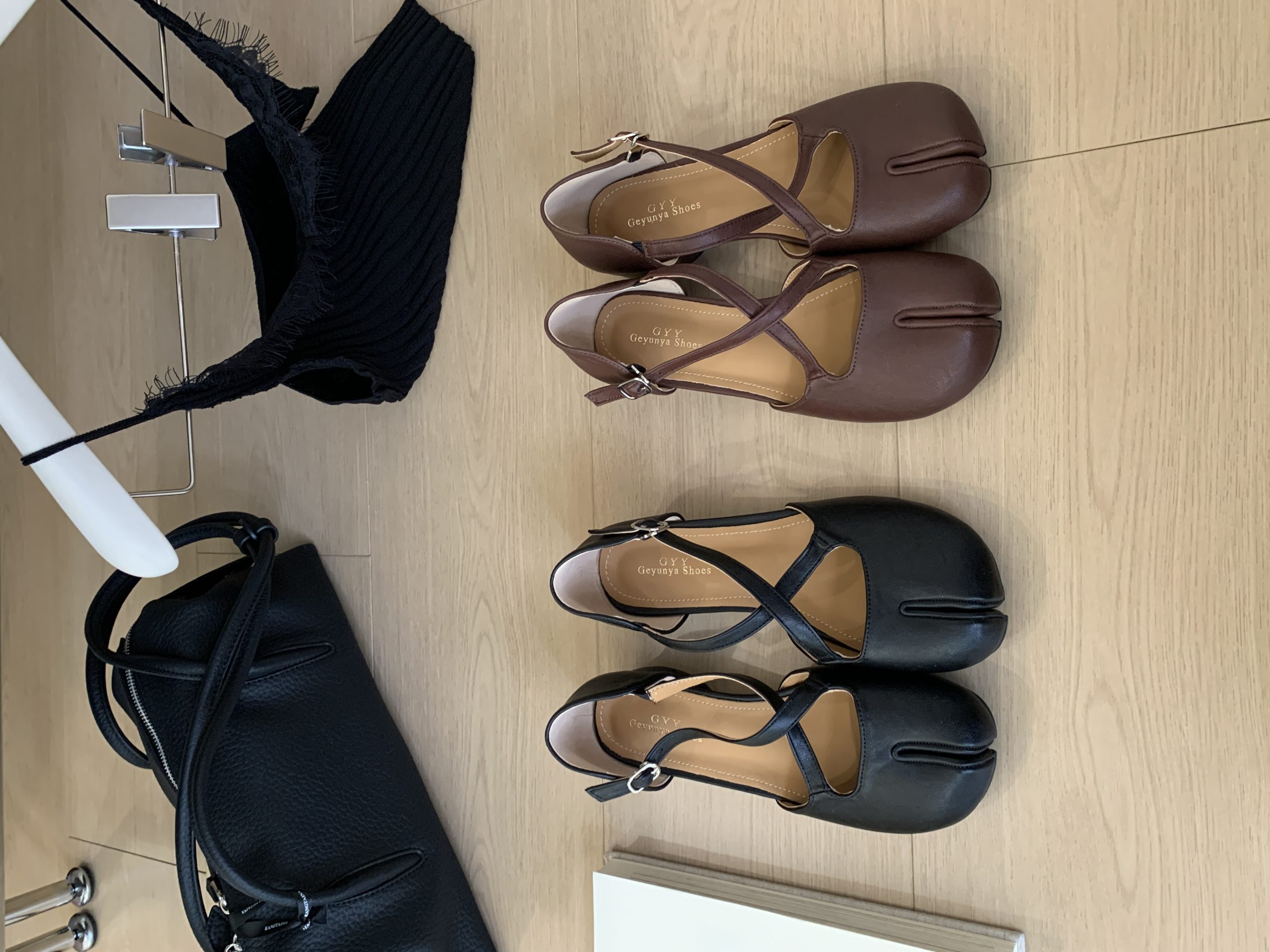 2026 New Chunky Heel 3cm Split Toe Cross Strap Women's Shoes Stock 35-40